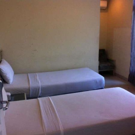 Hotel Gemilang Bandung Buitenkant foto