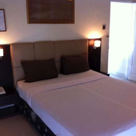 Hotel Gemilang Bandung Buitenkant foto