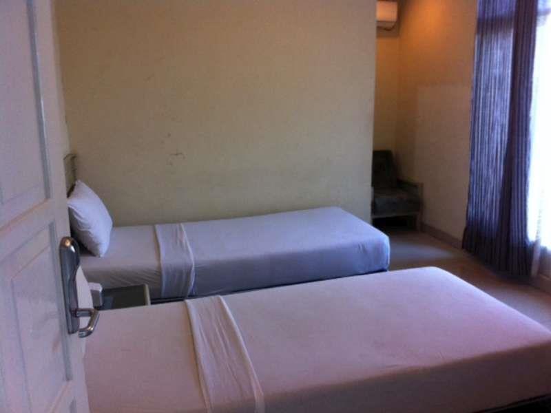 Hotel Gemilang Bandung Buitenkant foto